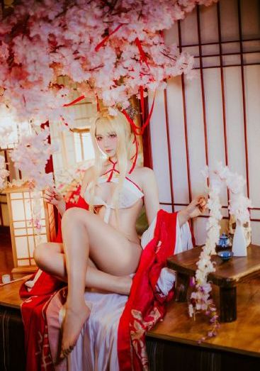饥渴少妇被弄得欲仙欲电影