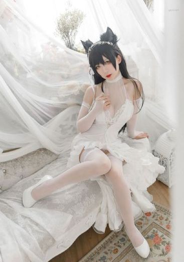 卡芙卡被扒开腿狂动漫