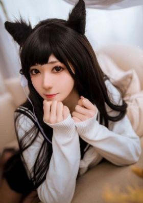他解开女警的乳罩慢慢揉电影